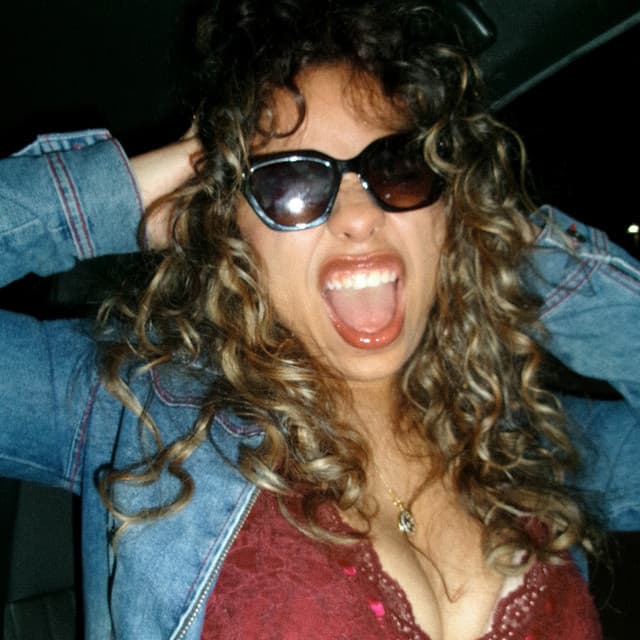 iloveitiloveitiloveit